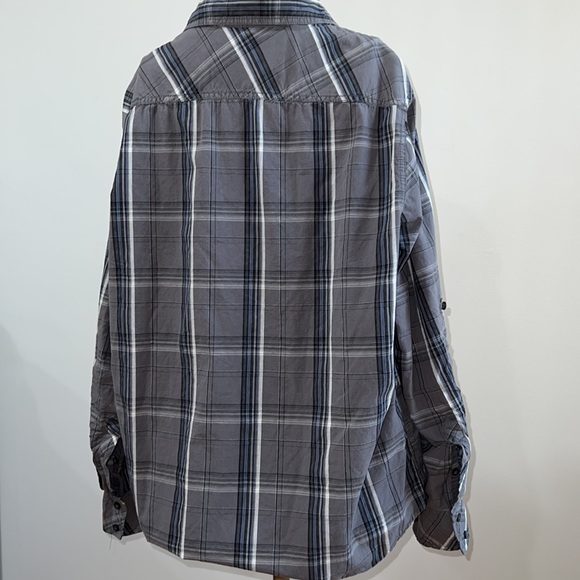MENS PLAIDED BUTTON DOWN - Picture 4 of 5